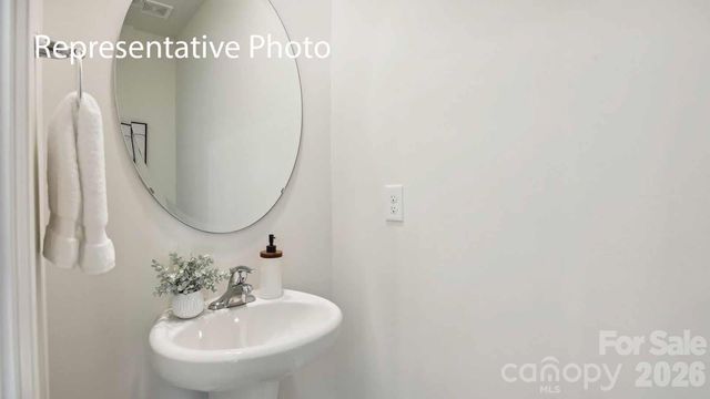 672 13th Avenue Drive NE, Hickory, NC 28601