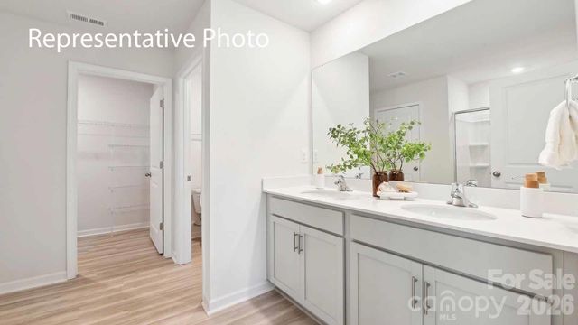 672 13th Avenue Drive NE, Hickory, NC 28601