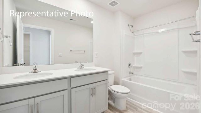 672 13th Avenue Drive NE, Hickory, NC 28601
