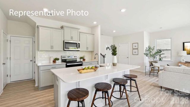 672 13th Avenue Drive NE, Hickory, NC 28601