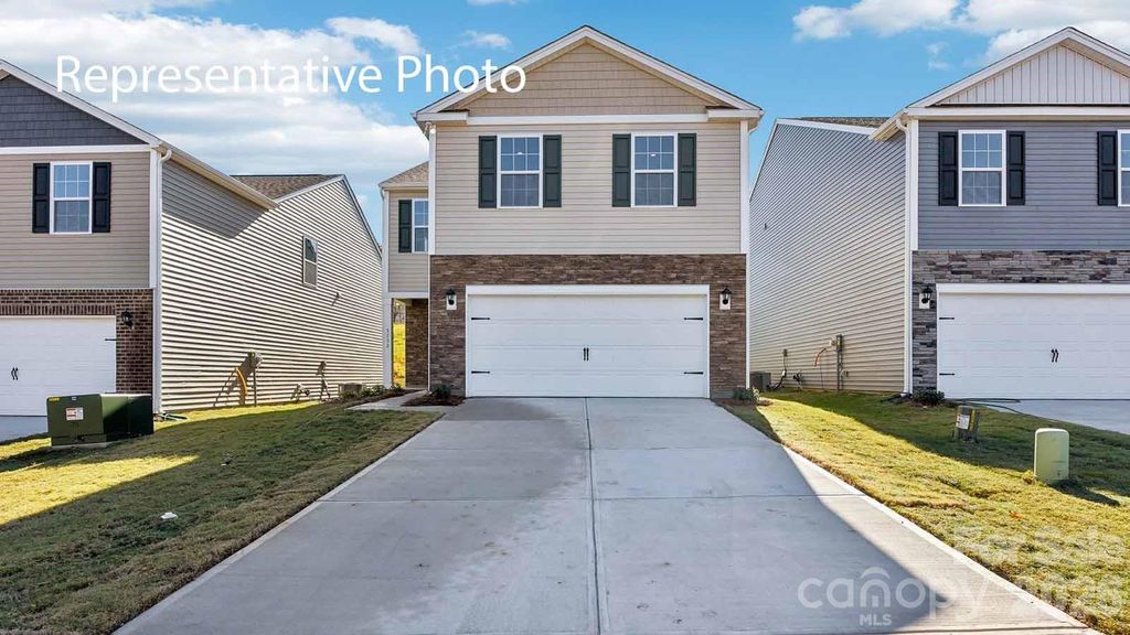 672 13th Avenue Drive NE, Hickory, NC 28601