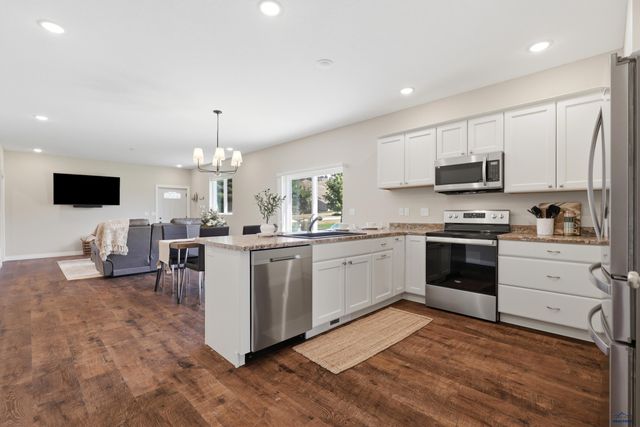 2041 WESLEYAN BLVD, Rapid City, SD 57702
