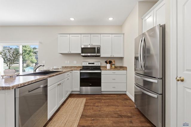 2041 WESLEYAN BLVD, Rapid City, SD 57702