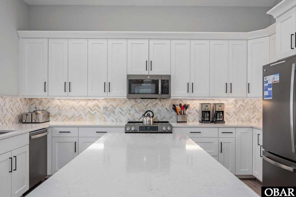Image 12 of property listing at 769 Gulfstream Court, Corolla, NC 27927