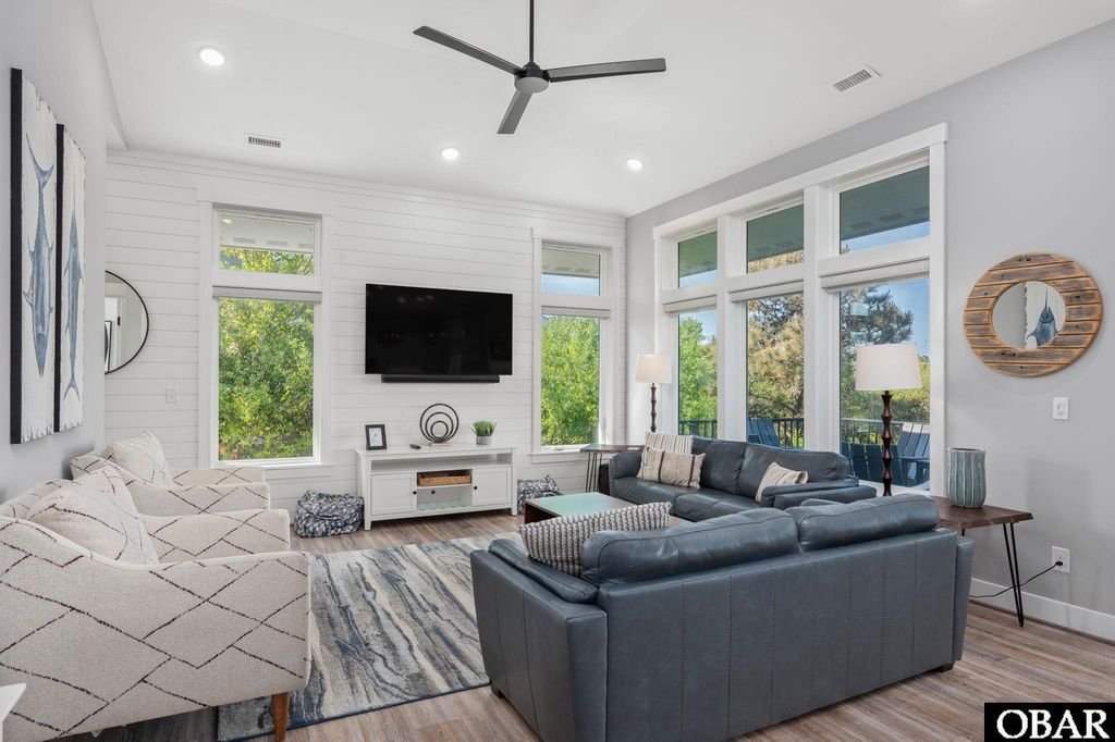 Image 3 of property listing at 769 Gulfstream Court, Corolla, NC 27927
