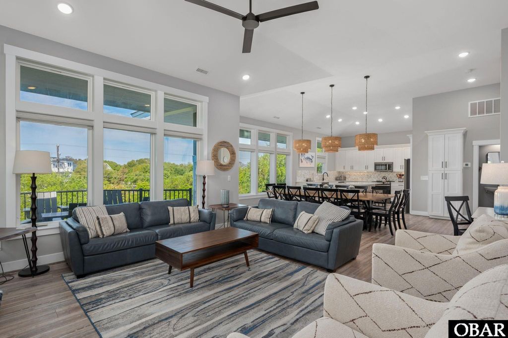 Image 6 of property listing at 769 Gulfstream Court, Corolla, NC 27927