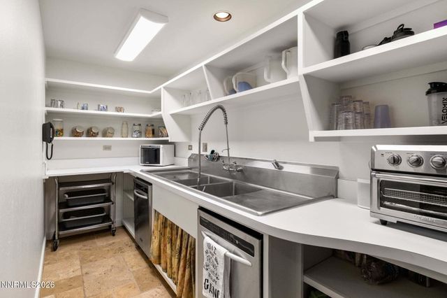 801 Dartmouth Drive, Reno, NV 89509