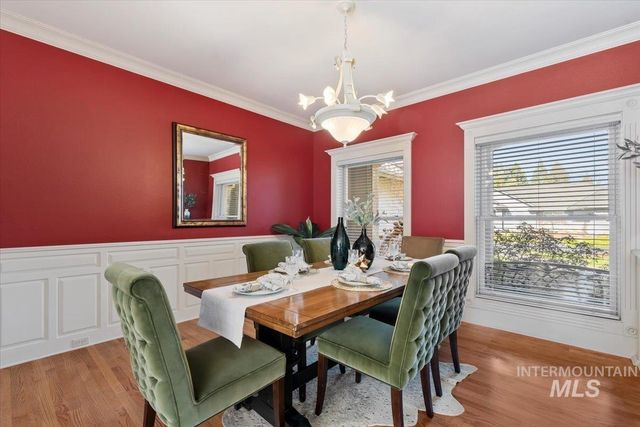 9041 W Woodglade Ln, Garden City, ID 83714