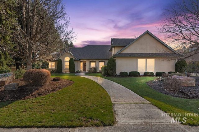 9041 W Woodglade Ln, Garden City, ID 83714