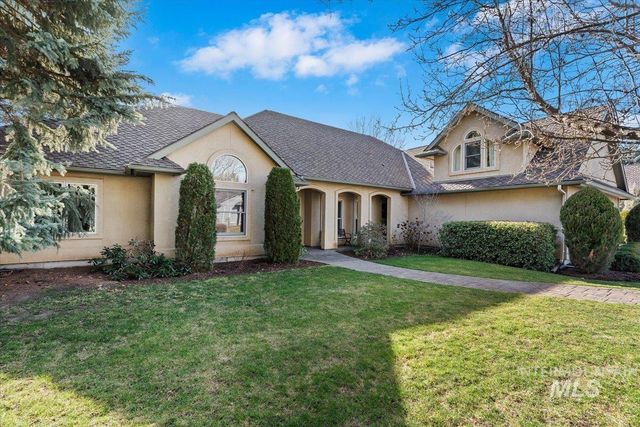 9041 W Woodglade Ln, Garden City, ID 83714