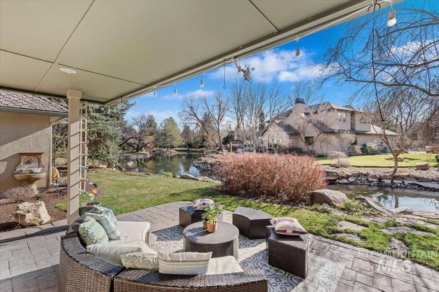 9041 W Woodglade Ln, Garden City, ID 83714