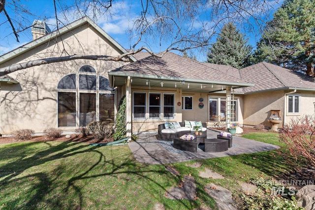 9041 W Woodglade Ln, Garden City, ID 83714