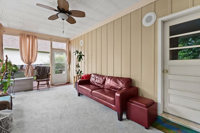 3726 Ridgewood Drive, Davenport, IA 52807