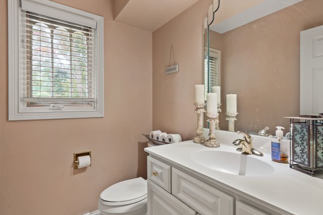3726 Ridgewood Drive, Davenport, IA 52807