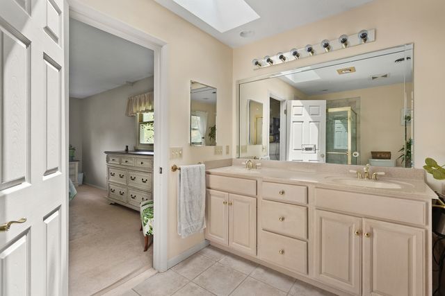 3726 Ridgewood Drive, Davenport, IA 52807
