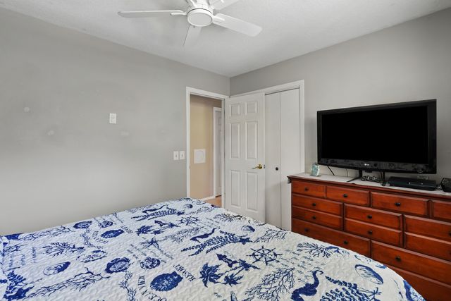 3726 Ridgewood Drive, Davenport, IA 52807