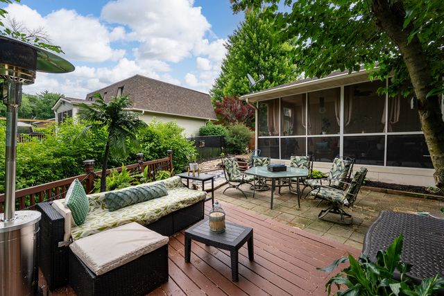 3726 Ridgewood Drive, Davenport, IA 52807