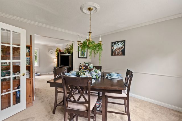 3726 Ridgewood Drive, Davenport, IA 52807