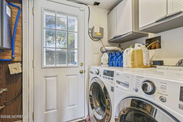12 Whitman Boulevard, Manalapan, NJ 07726