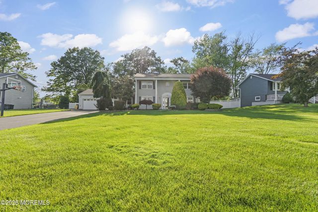12 Whitman Boulevard, Manalapan, NJ 07726