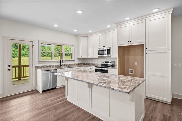 1067 Tucker School Road, Cohutta, GA 30710