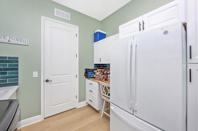 18805 VALLETA AVENUE, Venice, FL 34293