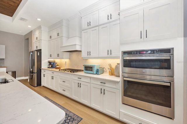 18805 VALLETA AVENUE, Venice, FL 34293