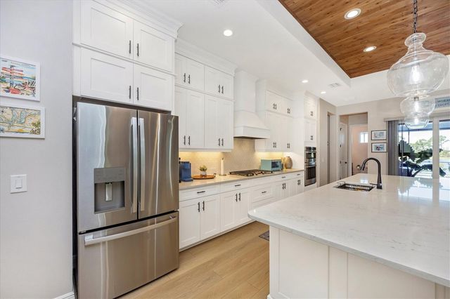 18805 VALLETA AVENUE, Venice, FL 34293