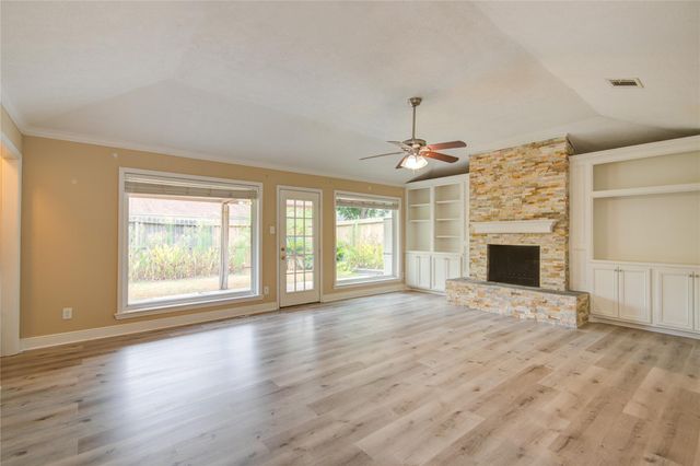 14211 Ella Lee Lane, Houston, TX 77077