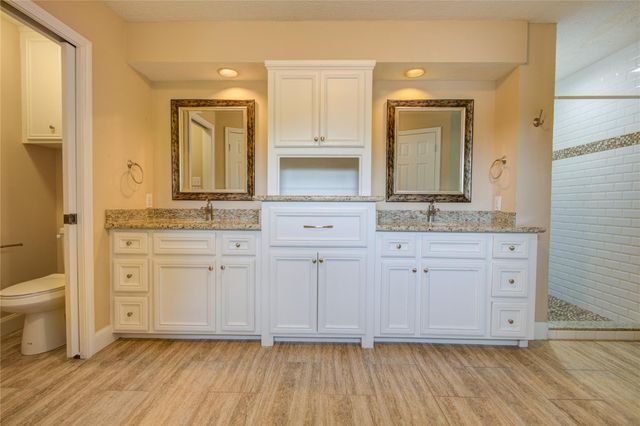 14211 Ella Lee Lane, Houston, TX 77077