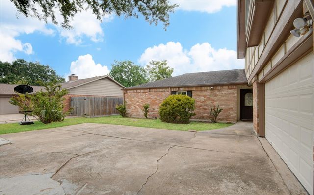 14211 Ella Lee Lane, Houston, TX 77077