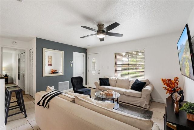 328 PANAMA CIRCLE, Winter Springs, FL 32708