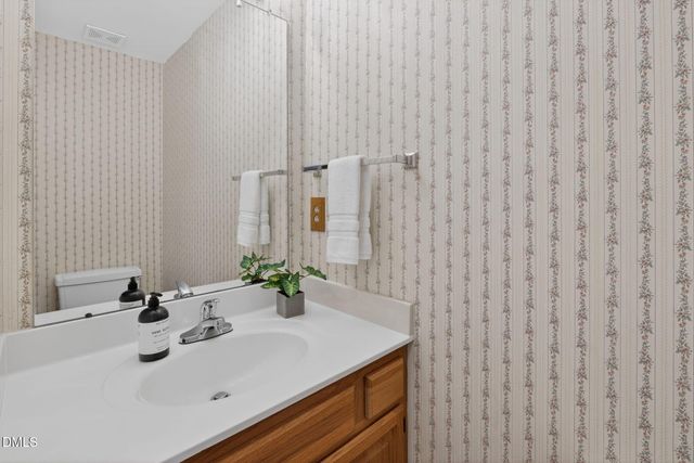 508 Heathridge Lane, Cary, NC 27513