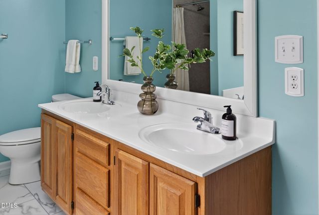 508 Heathridge Lane, Cary, NC 27513