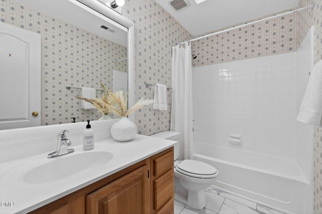 508 Heathridge Lane, Cary, NC 27513