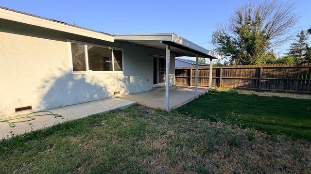 3745 Becerra Way, Sacramento, CA 95821