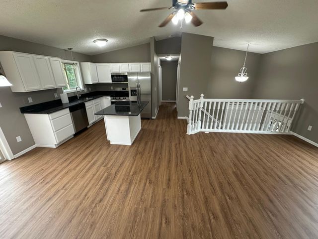 1547 Harvest Lane, Shakopee, MN 55379