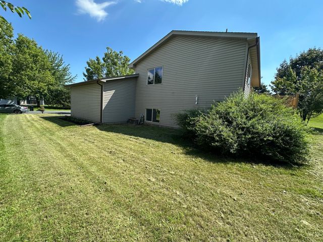 1547 Harvest Lane, Shakopee, MN 55379