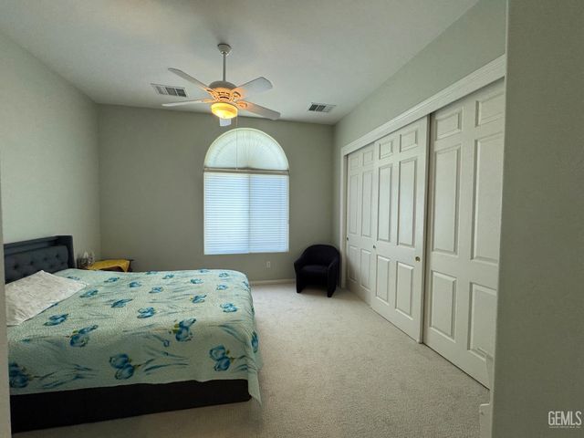 10104 Dutch Iris Drive, Bakersfield, CA 93311