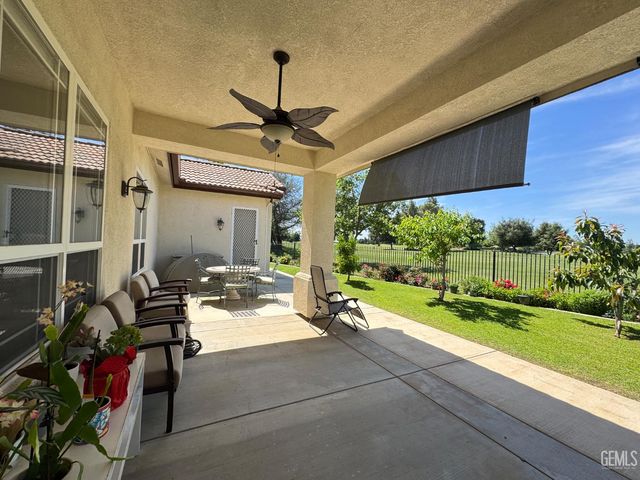 10104 Dutch Iris Drive, Bakersfield, CA 93311