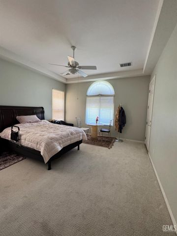 10104 Dutch Iris Drive, Bakersfield, CA 93311