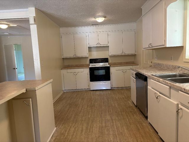 100 E Hunter Street, Sumter, SC 29153