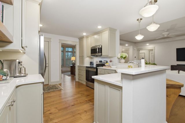 2009 Big Deer Run, West Plains, MO 65775