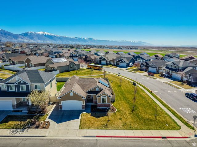 2487 W HARMONY DR, Layton, UT 84041
