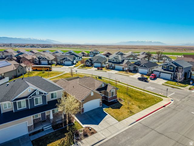 2487 W HARMONY DR, Layton, UT 84041