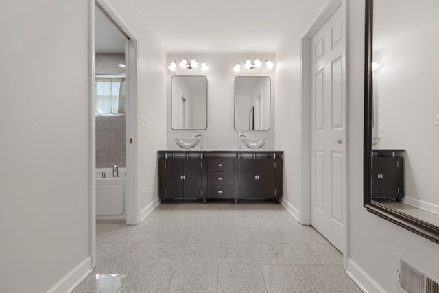 399 Fulton Street, South Elgin, IL 60177