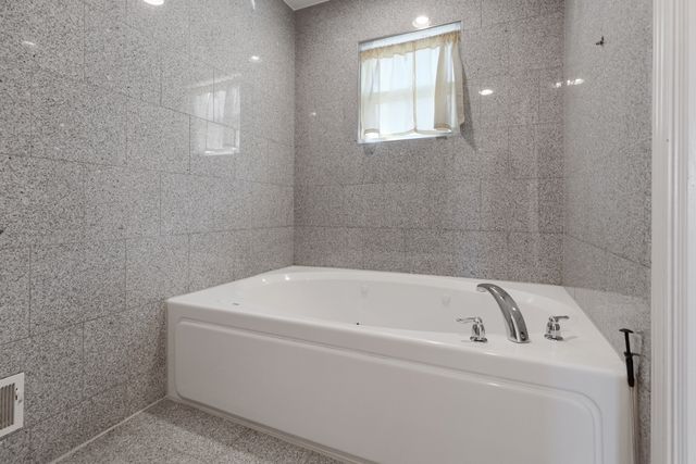 399 Fulton Street, South Elgin, IL 60177