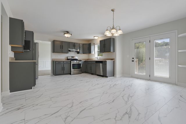 399 Fulton Street, South Elgin, IL 60177