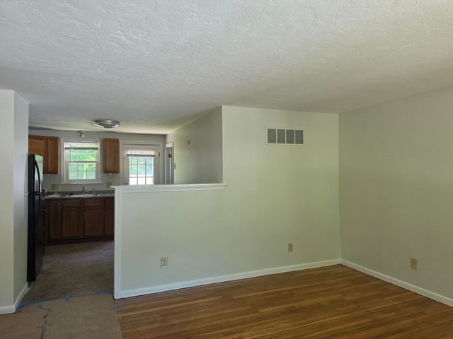 38 Cobb 0, Rockland, MA 02370