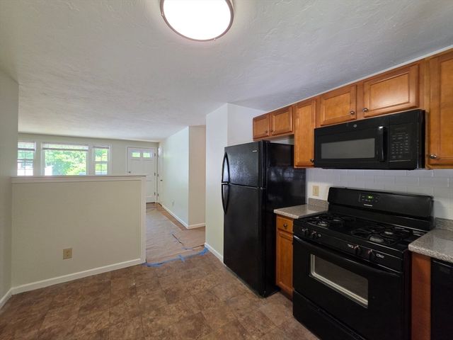 38 Cobb 0, Rockland, MA 02370